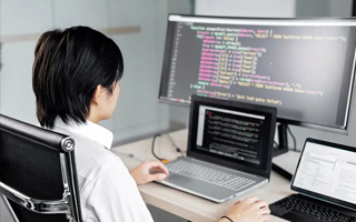 银川 ,php声明和调用变量的符号是什么？